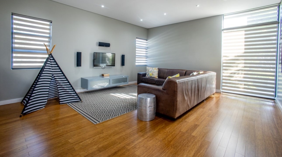 To Let 5 Bedroom Property for Rent in Nahoon Beach Eastern Cape